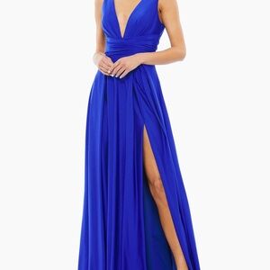 NWT Mac Duggal Leena Collection Royal Blue V-Neck Full Length Gown MSRP $398